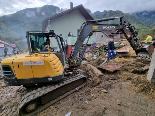 Stöd till översvämningsdrabbade områden i Bosnien och Hercegovina (Foto: Pomozi.ba)